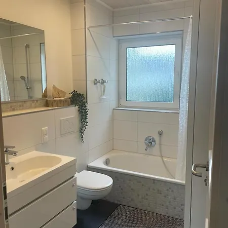 Apartment Frei 4 *